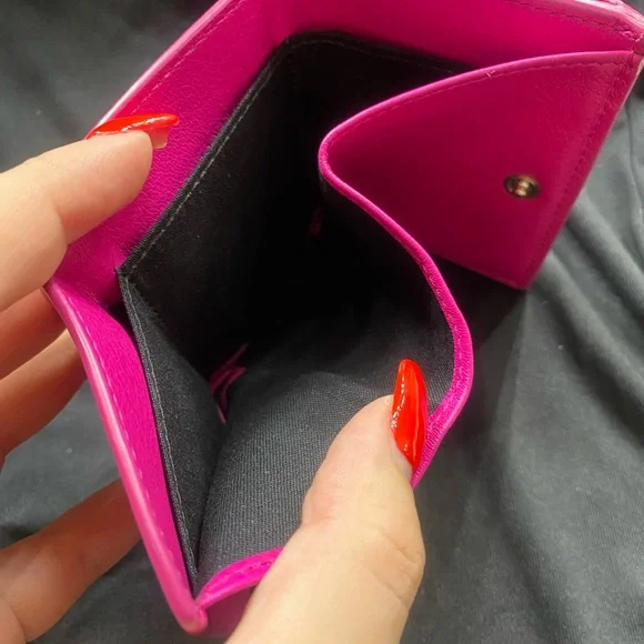 💕🤭 Balenciaga pink wallet! - Picture 5 of 16